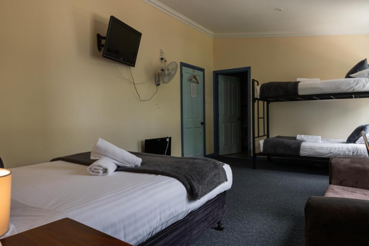 ทูลลาห์เลคไซด์ลอดจ์ Motel Tullah ภายนอก รูปภาพ